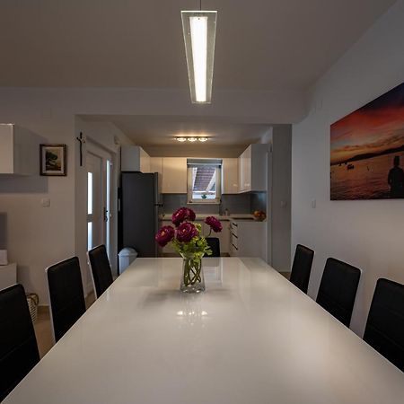 Villa Vesa سيفيد المظهر الخارجي الصورة